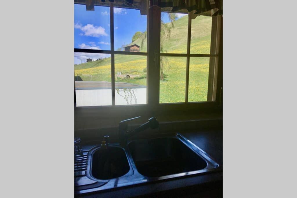 Ferienwohnung Uf Z'Enisch Klosters Exterior foto