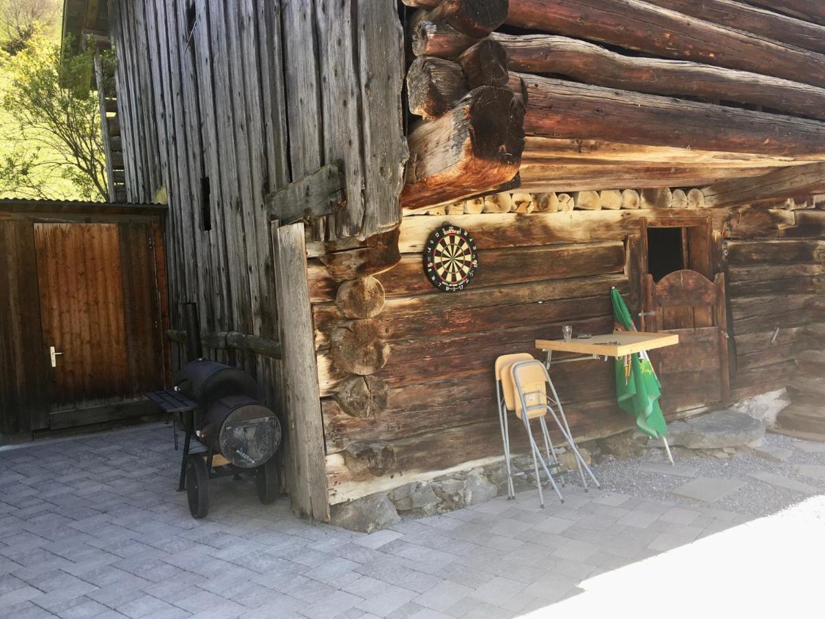 Ferienwohnung Uf Z'Enisch Klosters Exterior foto