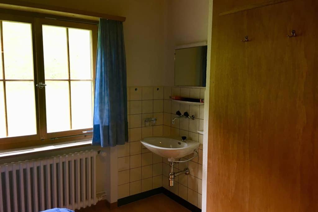Ferienwohnung Uf Z'Enisch Klosters Exterior foto
