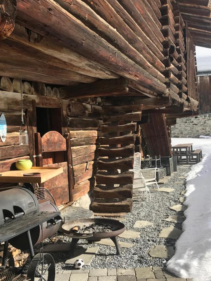 Ferienwohnung Uf Z'Enisch Klosters Exterior foto