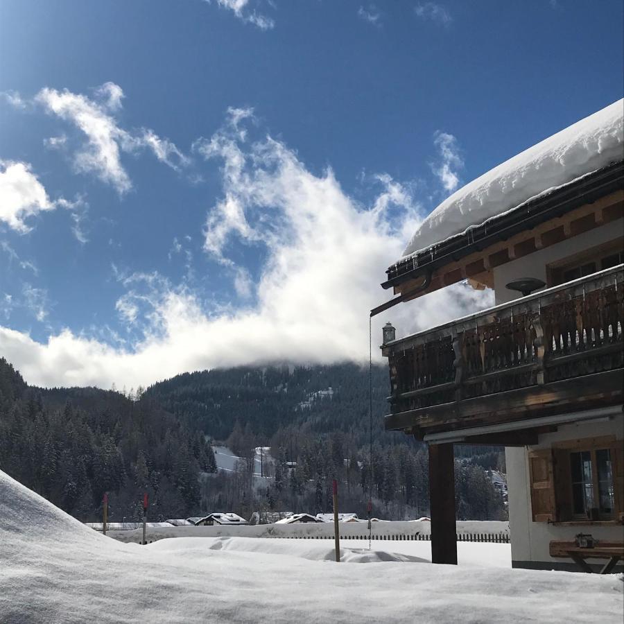Ferienwohnung Uf Z'Enisch Klosters Exterior foto