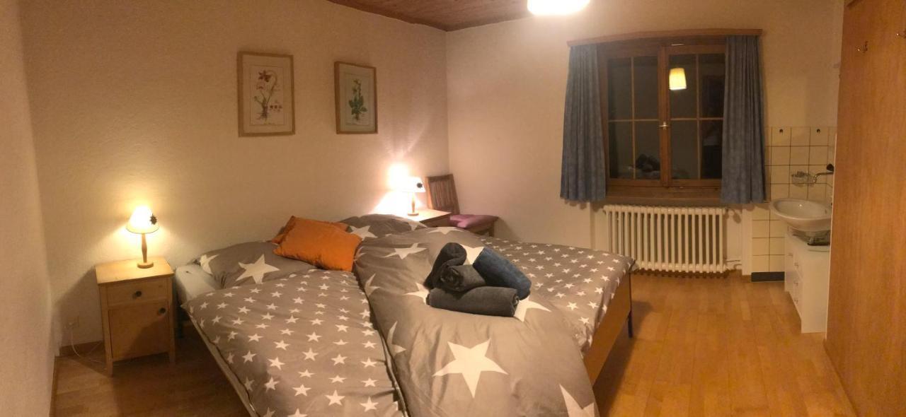 Ferienwohnung Uf Z'Enisch Klosters Exterior foto