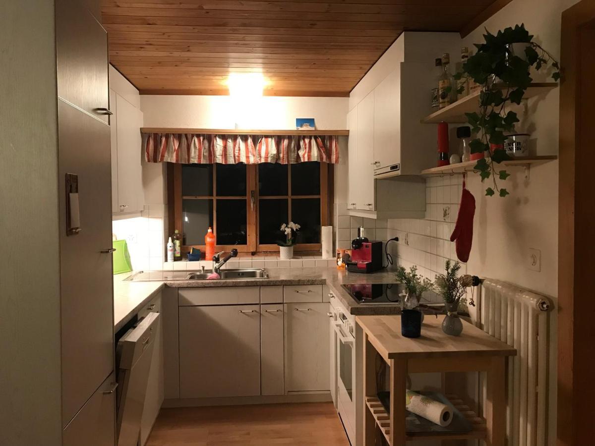 Ferienwohnung Uf Z'Enisch Klosters Exterior foto