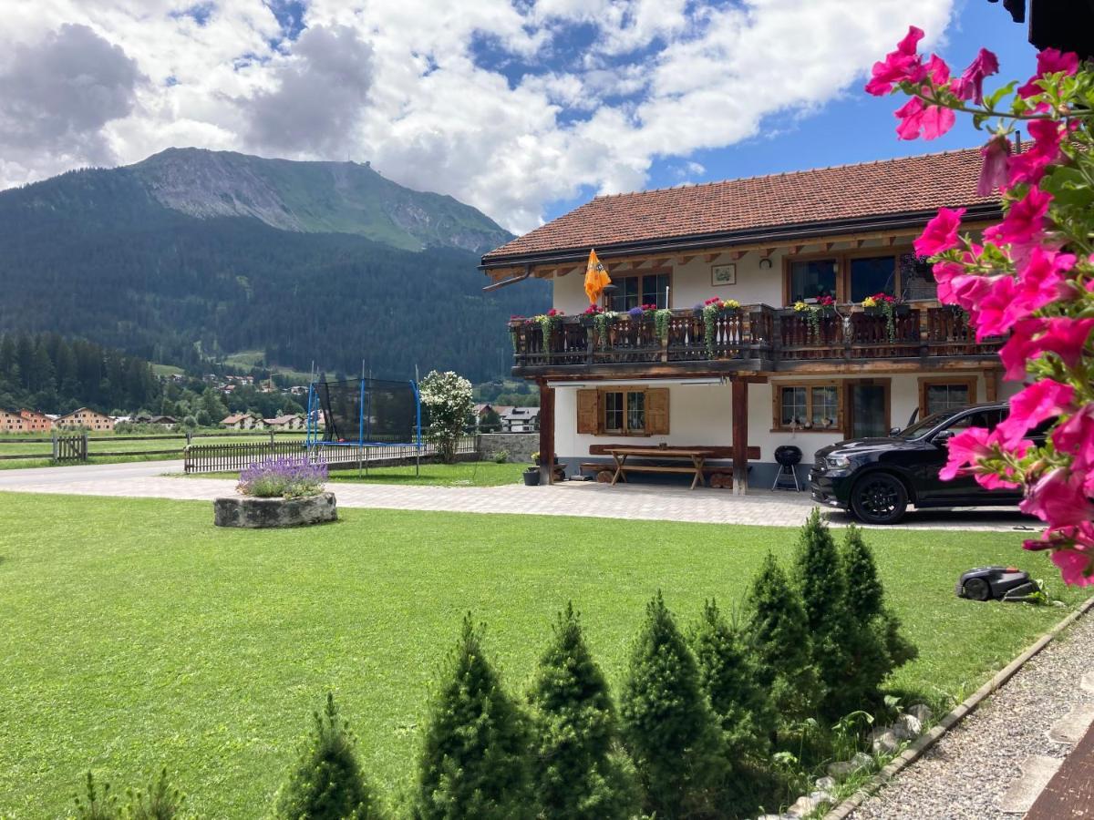 Ferienwohnung Uf Z'Enisch Klosters Exterior foto